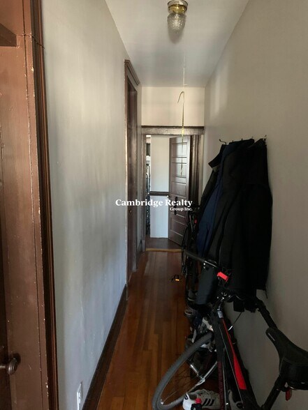 Building Photo - 118 Columbia St