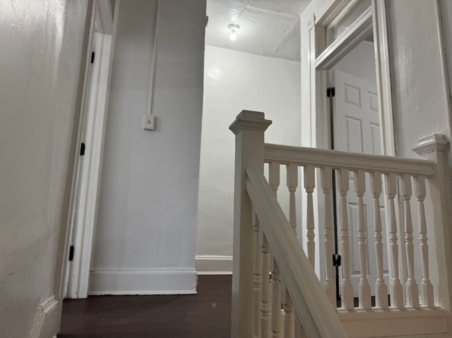 Building Photo - 537 Sanford Pl