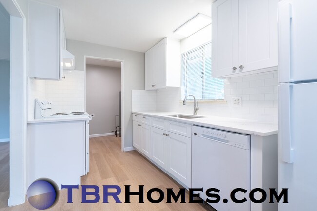 Building Photo - 8630 W 63rd Pl