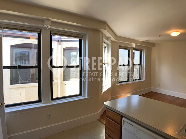 Building Photo - 881 Massachusetts Ave