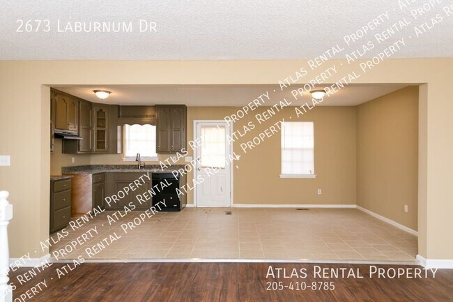 Building Photo - 2673 Laburnum Dr