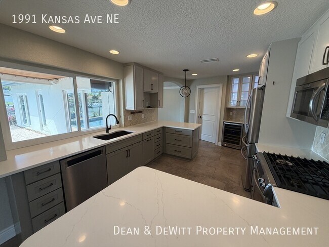 Building Photo - 1991 Kansas Ave NE