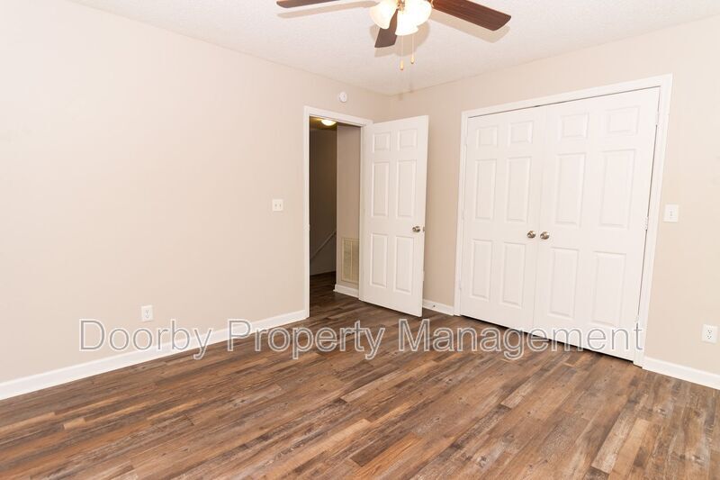 Building Photo - 11 Alice Ln
