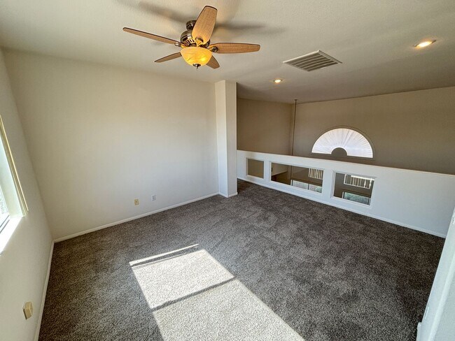 Building Photo - 10319 Splendor Ridge Ave