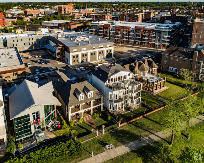 Aerial View of Building - RiverLofts @ 460 Tennessee