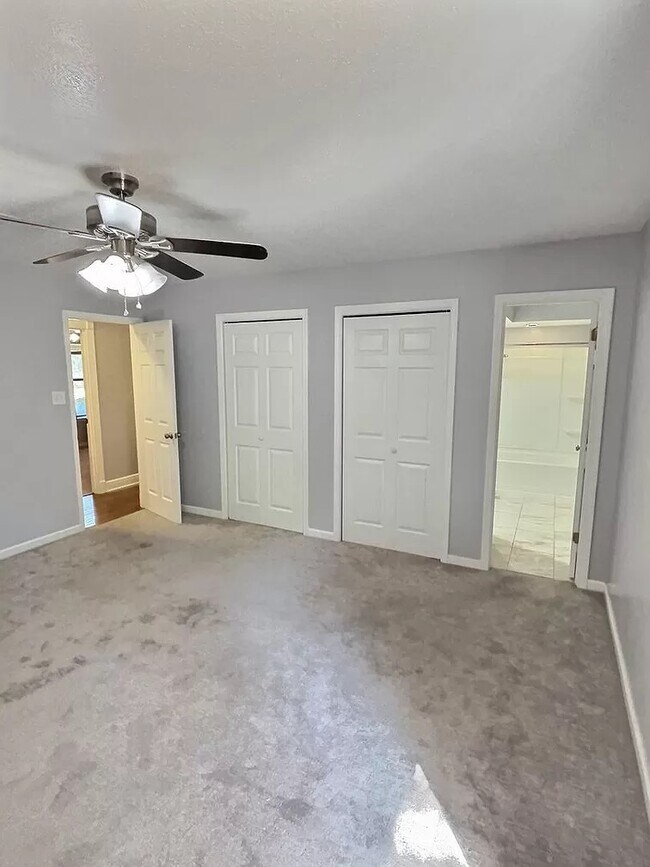 Building Photo - 118 Linnet Dr