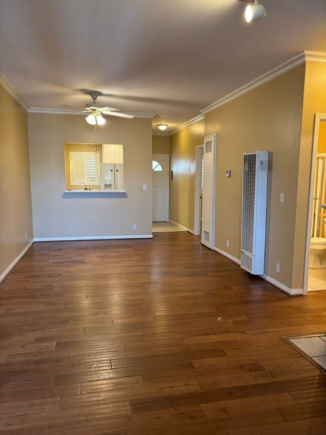 Building Photo - Beautiful 2 Bed / 2 Bath Condo for Rent in Long Beach!