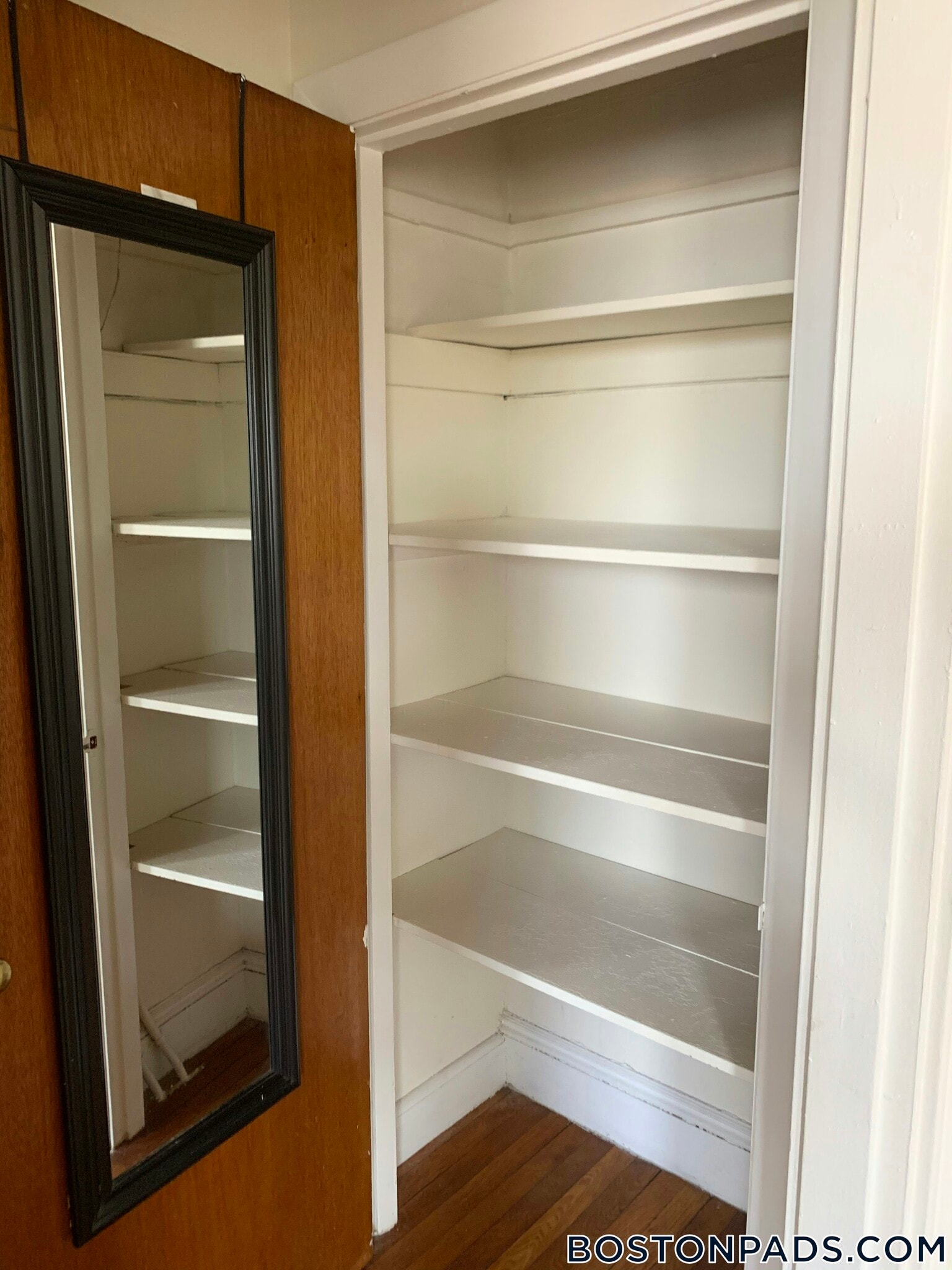 Building Photo - 235 Park Dr