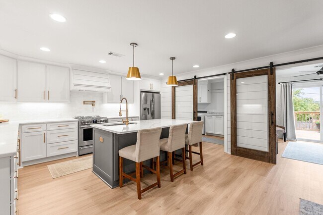 Building Photo - 1628 Pine Valley Rd