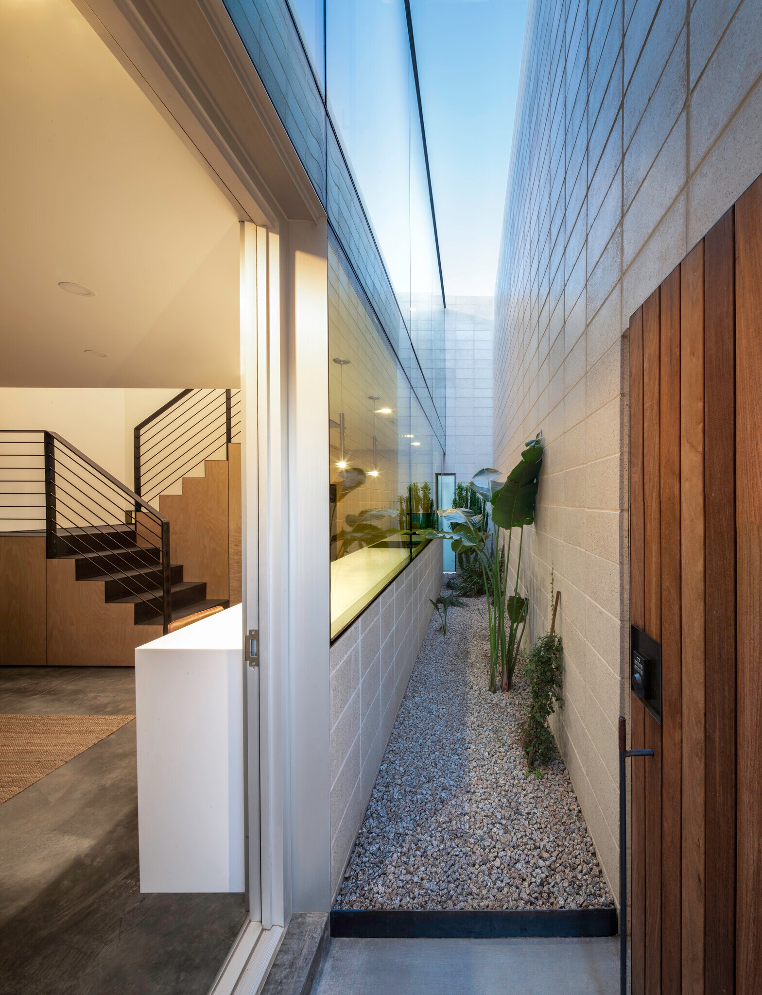 Building Photo - 818 W McKinley St