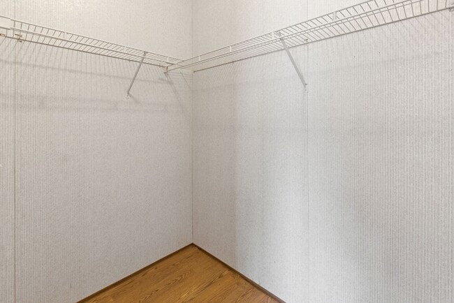 Building Photo - 182 Carmen Blvd