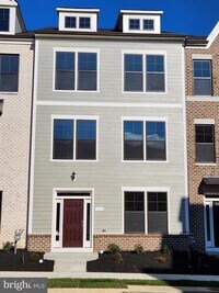 Building Photo - 113 Beatson St