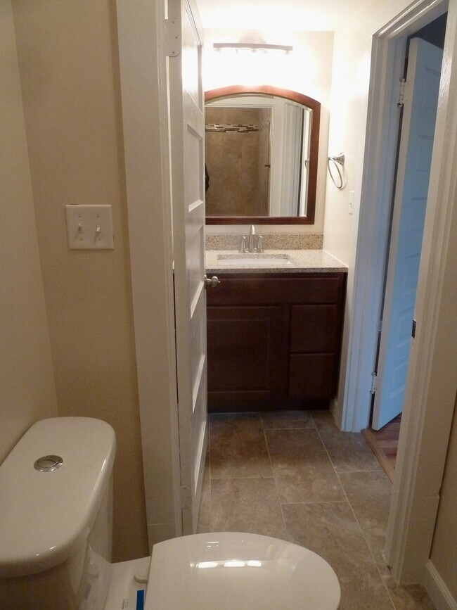 Building Photo - Stunning, renovated 7br home in the heart of Carrboro! Walk to downtown w/ ease, walk or bike to ...