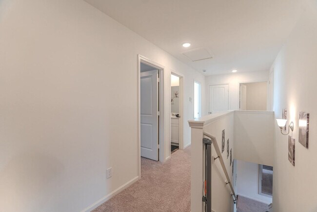 Building Photo - 10314 Woodwick St