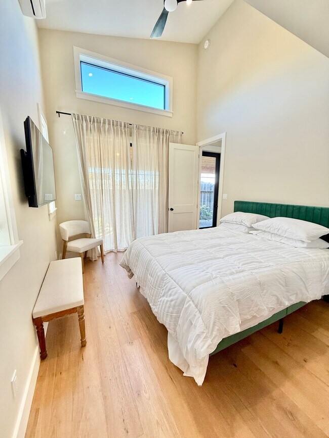 Building Photo - Beautiful Furnished New Construction Calis...
