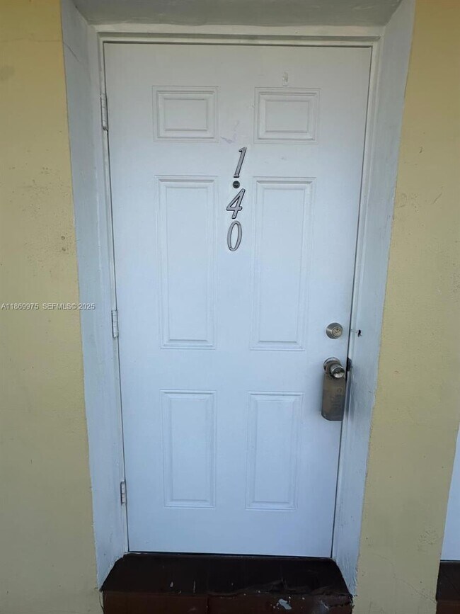 Building Photo - 505 NW 177th St