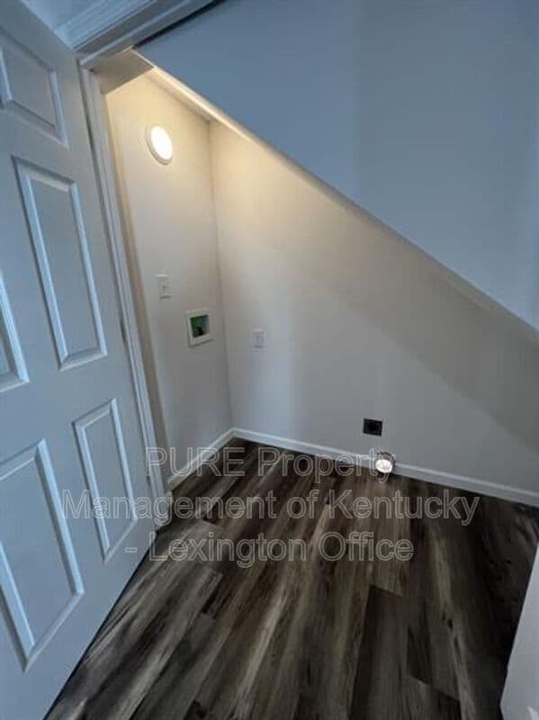 Building Photo - 1216 Pleasant St