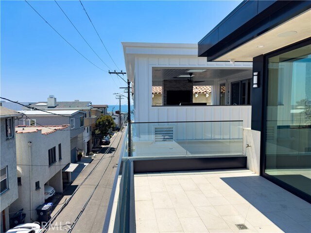 Building Photo - 404 16th St