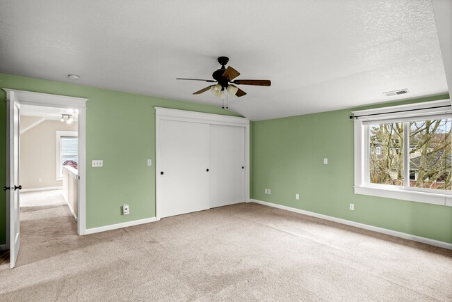 Building Photo - URBAN UPDATED 4 Bedroom/3 Bath CRAFTSMAN S...