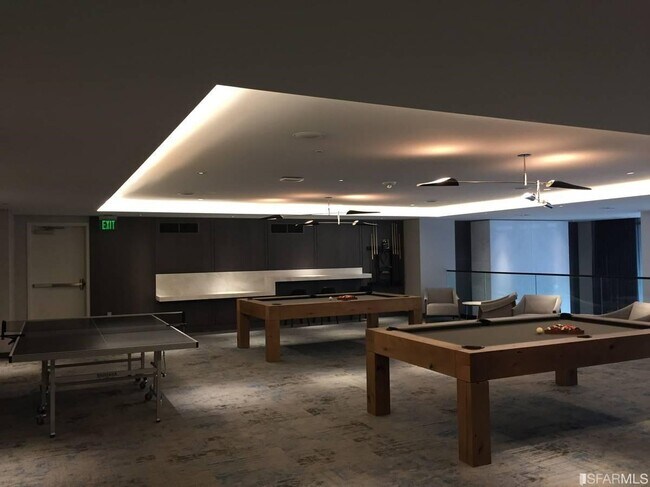 Building Photo - 338 Main St