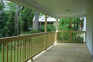 Building Photo - 116 Howard Dr