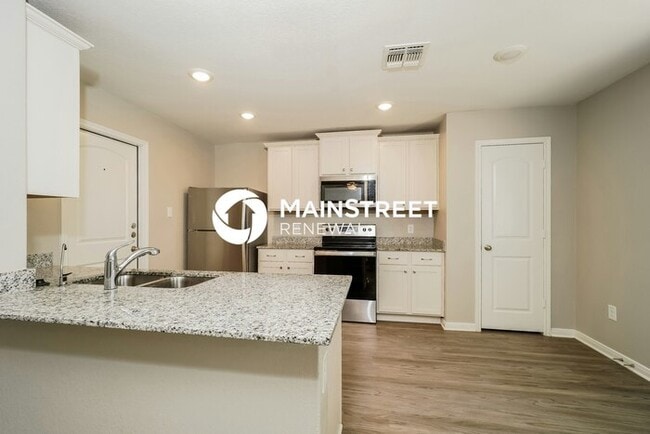 Building Photo - 3 Bedroom Pet-Friendly Home in San Antonio, TX with Main Street Renewal