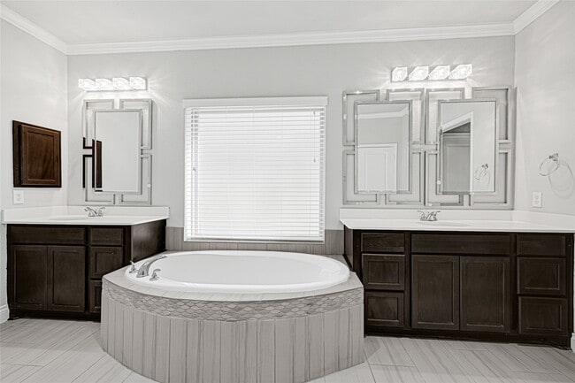 Building Photo - 3430 Golden Cypress Ln