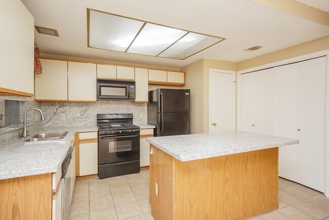 Building Photo - 2808 Grants Lake Blvd