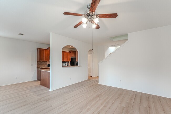 Building Photo - 25507 Marmite Dr