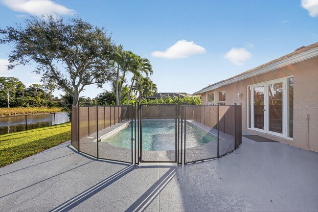 Building Photo - 151 Monterey Way