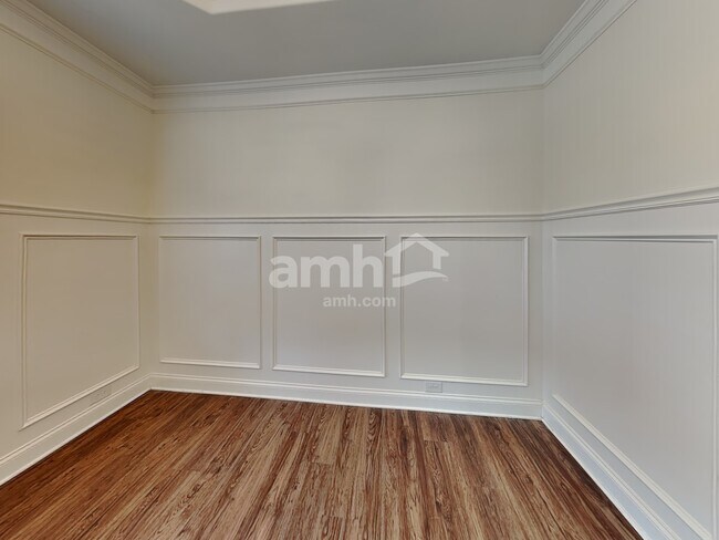 Building Photo - 30 Adams Manor Court