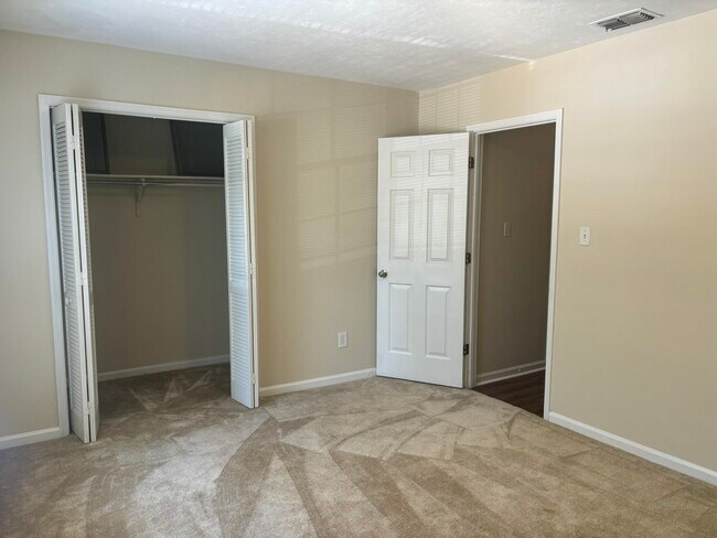 Building Photo - 2528 Prest Ct