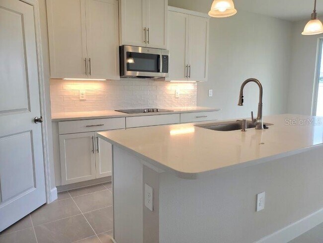 Building Photo - 16855 Castoro Dr