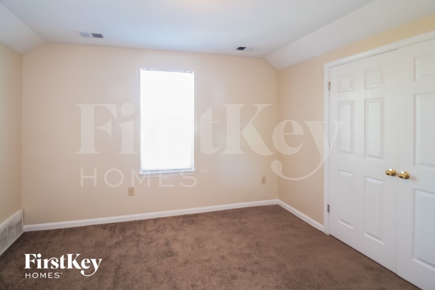 Building Photo - 7435 Bridle Cove