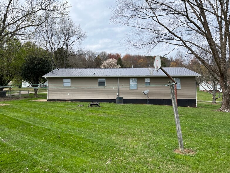 Building Photo - 1031 W Vann Rd