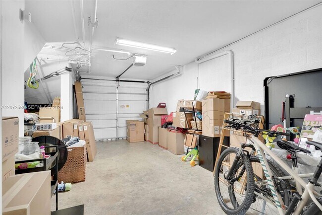 Building Photo - 738 NE 90th St