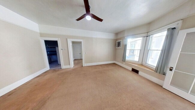 Building Photo - PRICE REDUCTION!! Spacious 2 bedroom 2 Bat...