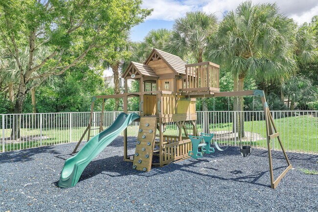 Building Photo - 16129 Sierra Palms Dr