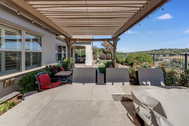 Building Photo - Luxury 4-Bedroom Home in El Dorado Hills Exclusive Serrano Community!