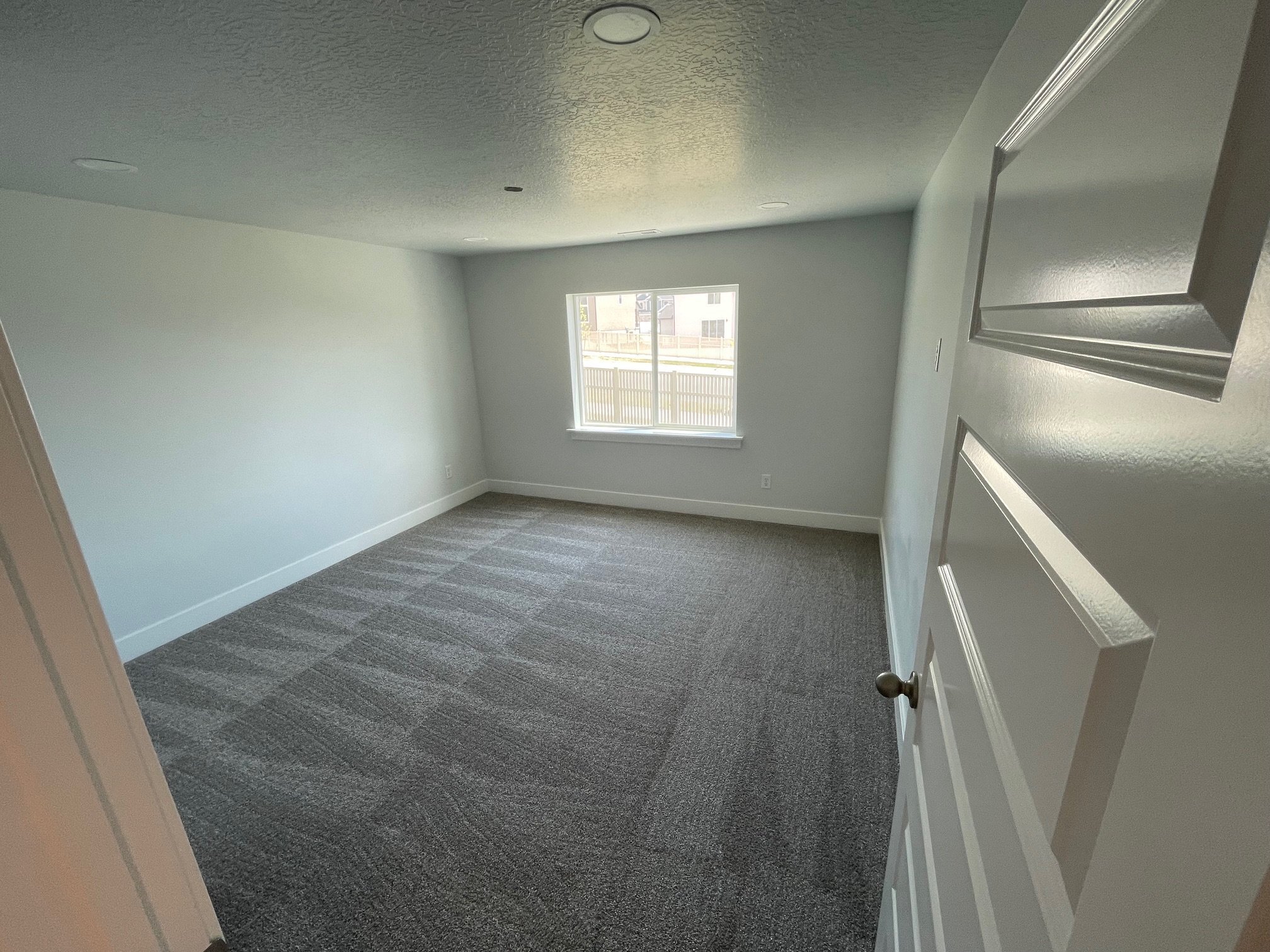 Building Photo - 946 N Olson Dr