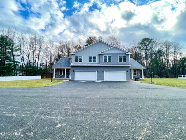 Primary Photo - 9 B Poplar Dr