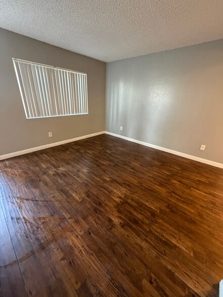 Building Photo - 444 E Rowland St