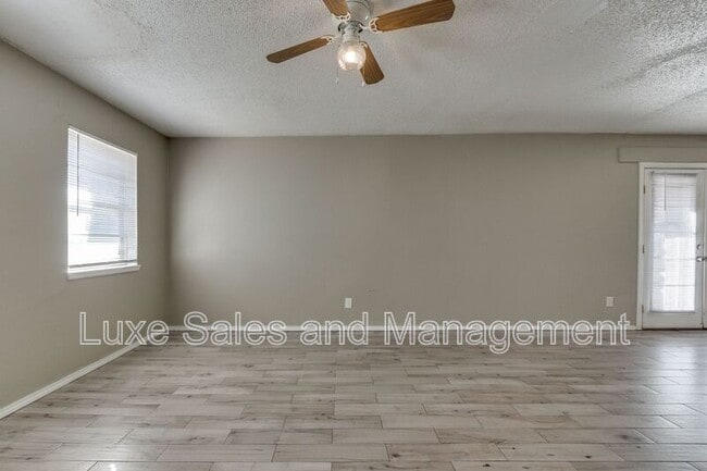 Building Photo - 6048 NW Expressway