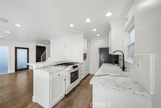 Building Photo - 435 Dahlia Ave