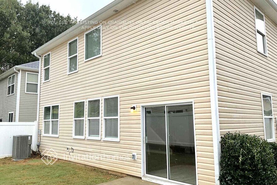 Building Photo - 3680 Roseman Landing