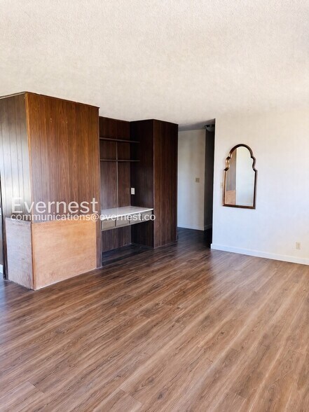 Building Photo - 928 Timber Ln