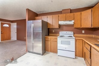 Building Photo - 7541 Peck Ave