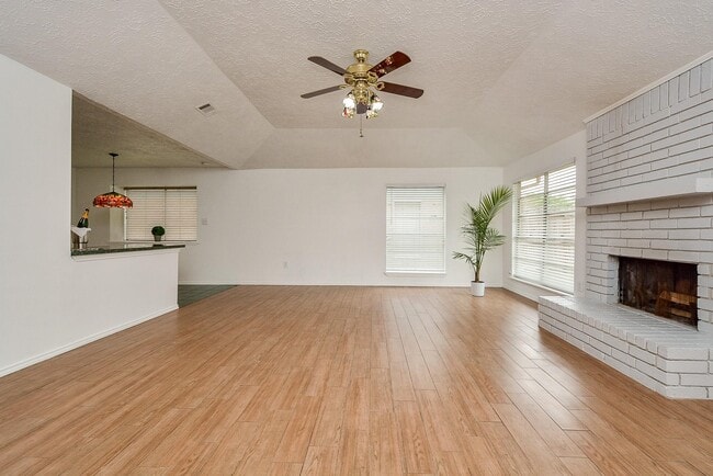 Building Photo - 3315 Honey Creek Dr