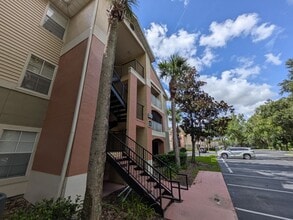 Building Photo - 3/2 Condo, Villas at Lakeside in Oveido