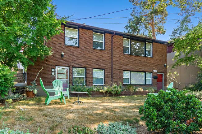 Building Photo - 4312 3rd Ave NW